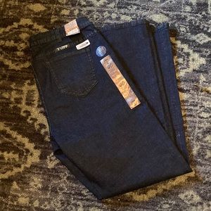 NWT Cowgirl Tuff jeans